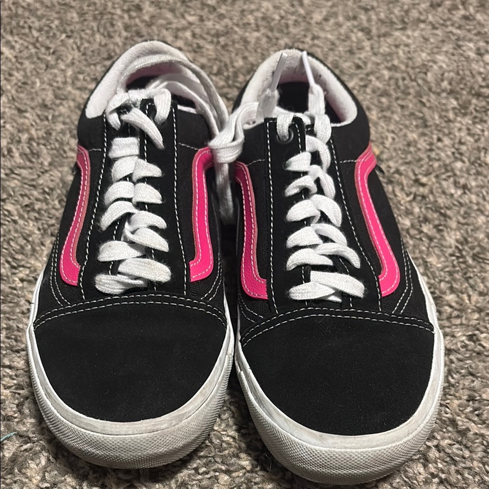 Vans Women's Black and Pink Sneakers